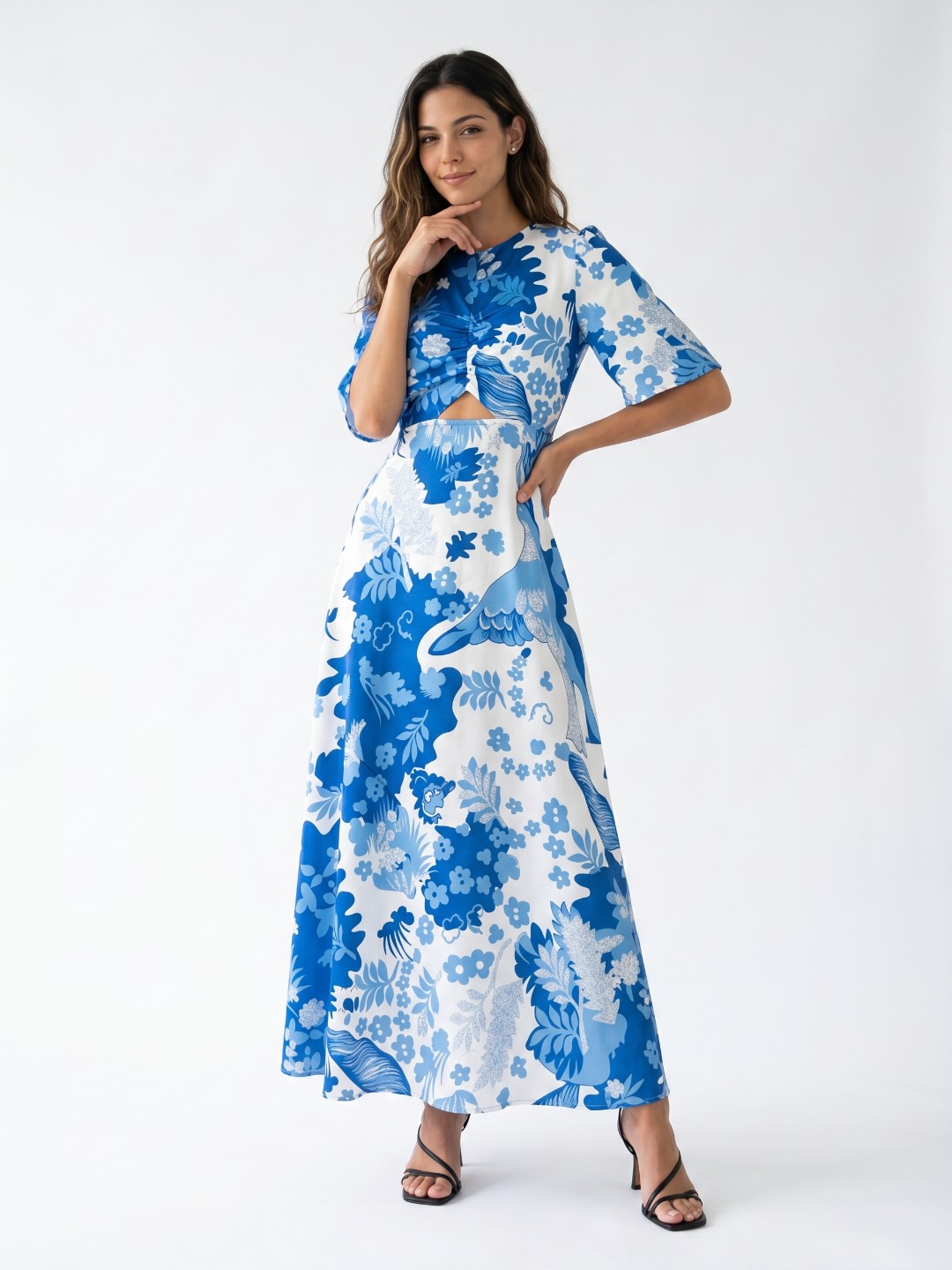 Women Blue & White Floral Printed Cut-Out Maxi Dress - Image 3