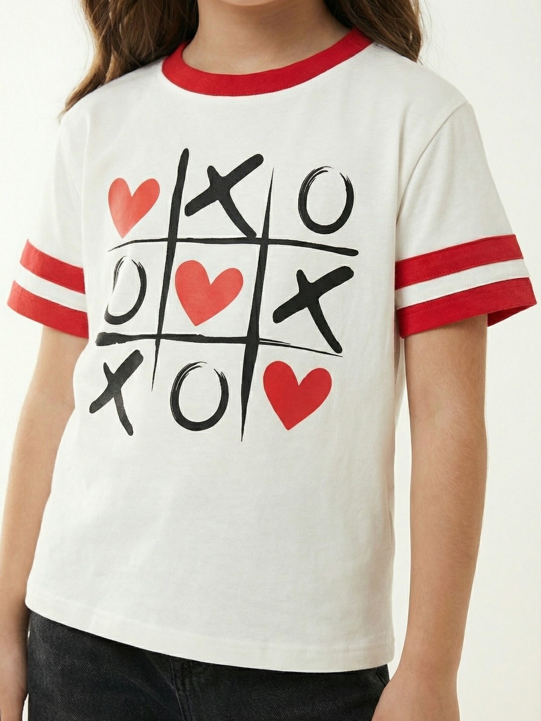 White Cotton Graphic Print T-Shirt | Tic Tac Toe Heart Design - Image 4
